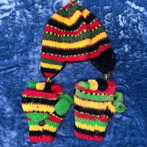 Rasta Red Yellow Green hybrid mittens and hat one size